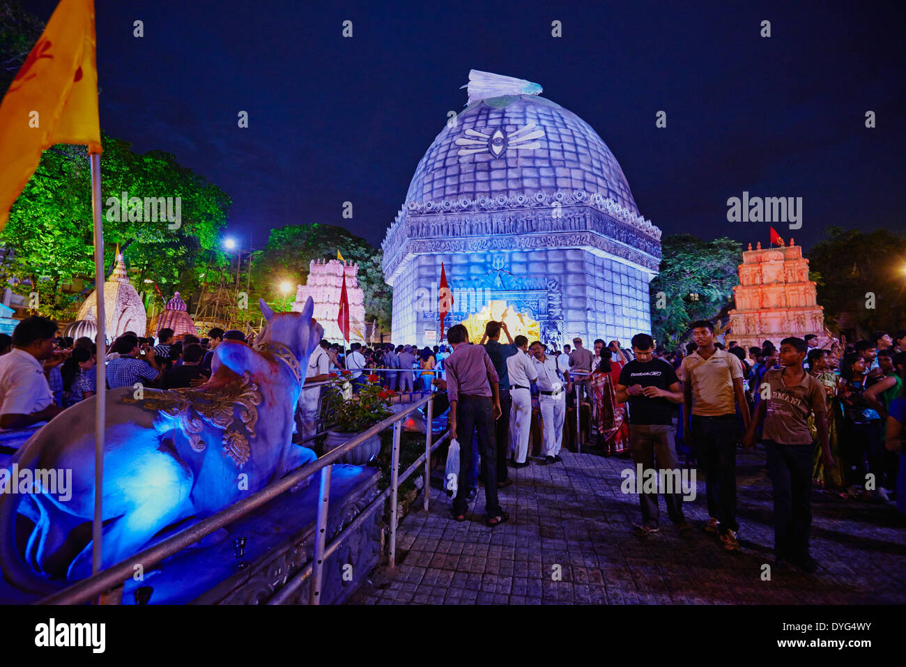 India Bengala Occidentale, Calcutta, Calcutta, per Durga Puja festival più di 2000 Pandals (temporaneo templi) sono costruire Foto Stock