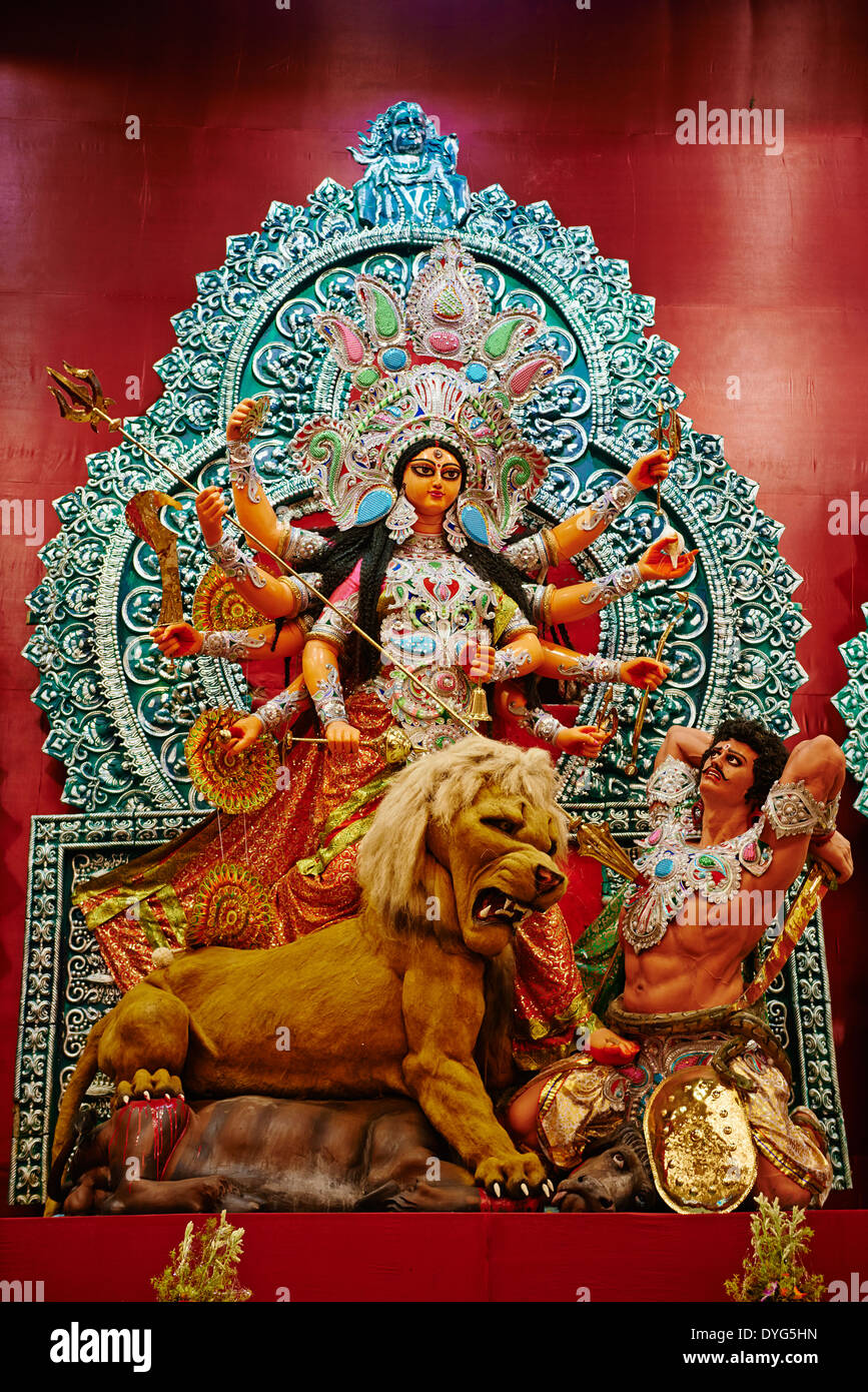 India Bengala Occidentale, Calcutta, Calcutta, per Durga Puja festival più di 2000 Pandals (temporaneo templi) sono costruire Foto Stock