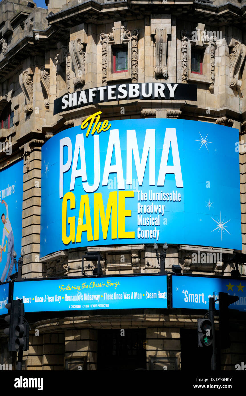Londra, Inghilterra, Regno Unito. Il pigiama gioco allo Shaftesbury Theatre, Aprile 2014 Foto Stock