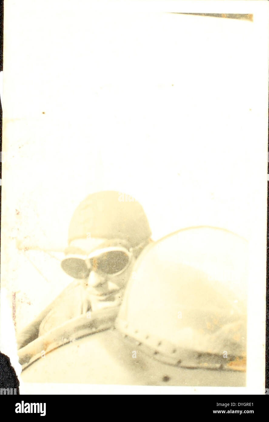 Si tratta di una foto della Theodore Hall Collection, che mostra momenti storici o individui significativi per la storia militare o dell'aviazione, riflettendo sul contributo di personaggi importanti. Foto Stock