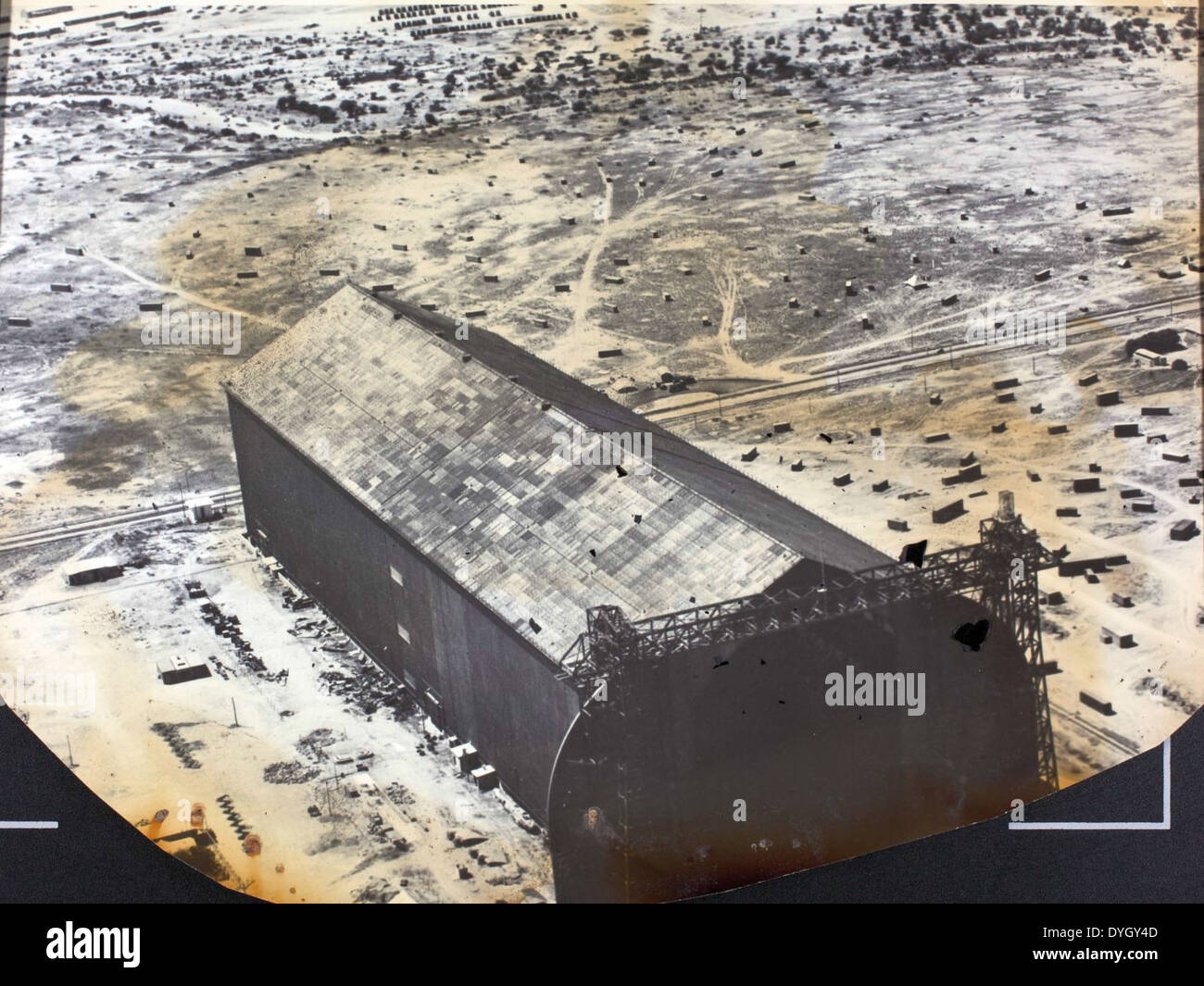 Questa immagine è tratta dalla Theodore (TP) Hall Collection, che mostra i momenti storici catturati durante il XX secolo. La foto ha un significato per documentare la storia dell'aviazione o militare. Foto Stock
