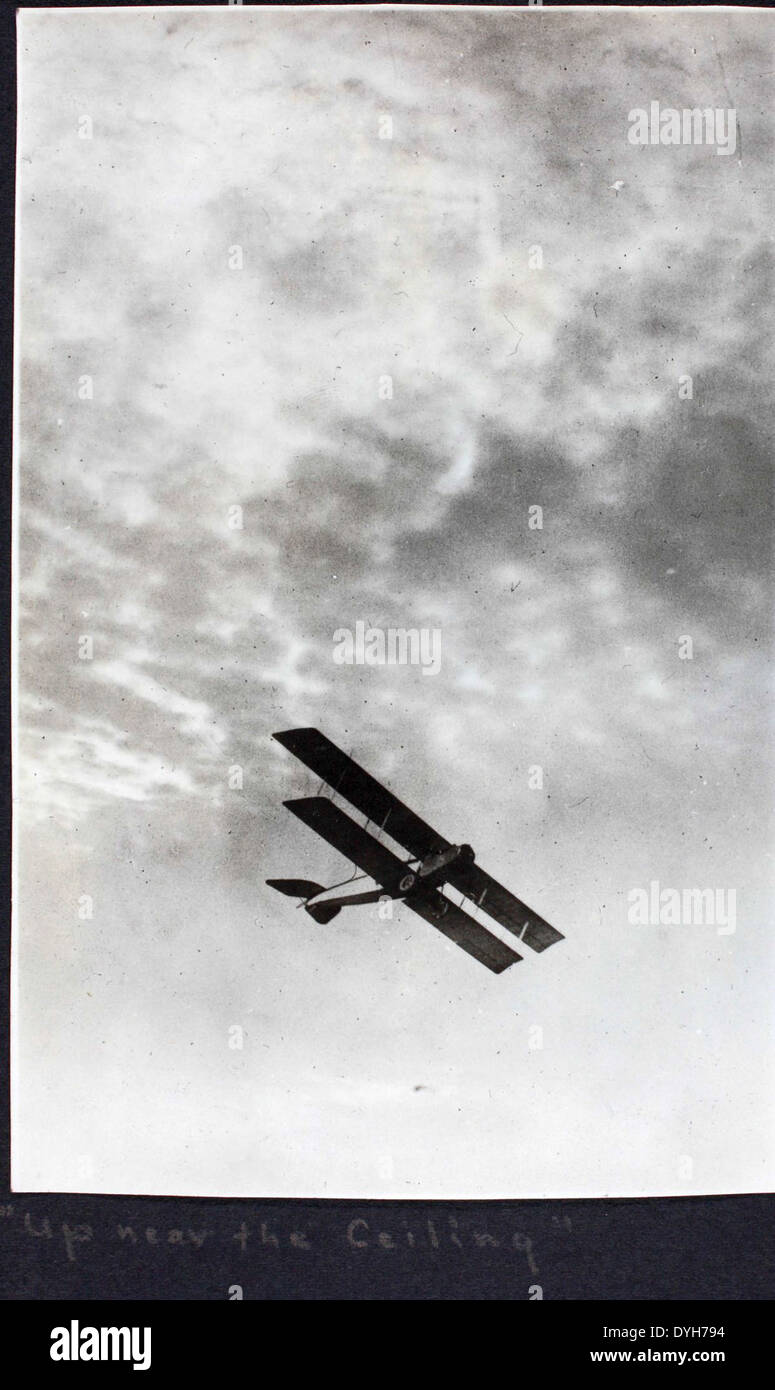 Questa fotografia mostra un Curtiss JN-4 Jenny, un aereo chiave utilizzato dagli Stati Uniti durante la prima guerra mondiale. La Jenny era vitale per addestrare i piloti ed eseguire missioni di ricognizione durante la guerra. Foto Stock