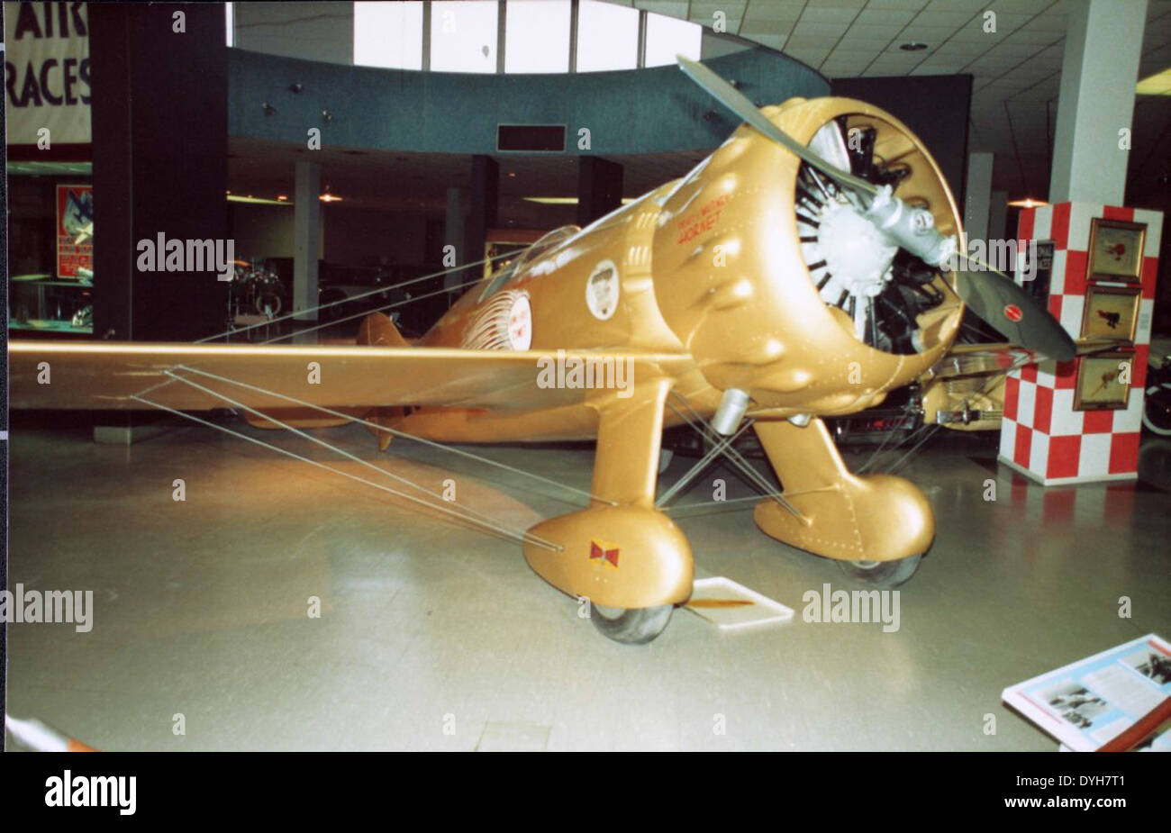 Il Wedell-Williams Racer, un pilota aereo di spicco negli anni '1930, presentava il motore P&W Hornet ed era noto per la sua velocità nelle competizioni. Jimmy Wedell e il suo aereo, NR61Y, hanno fatto segni significativi nella storia delle corse aeree. Foto Stock