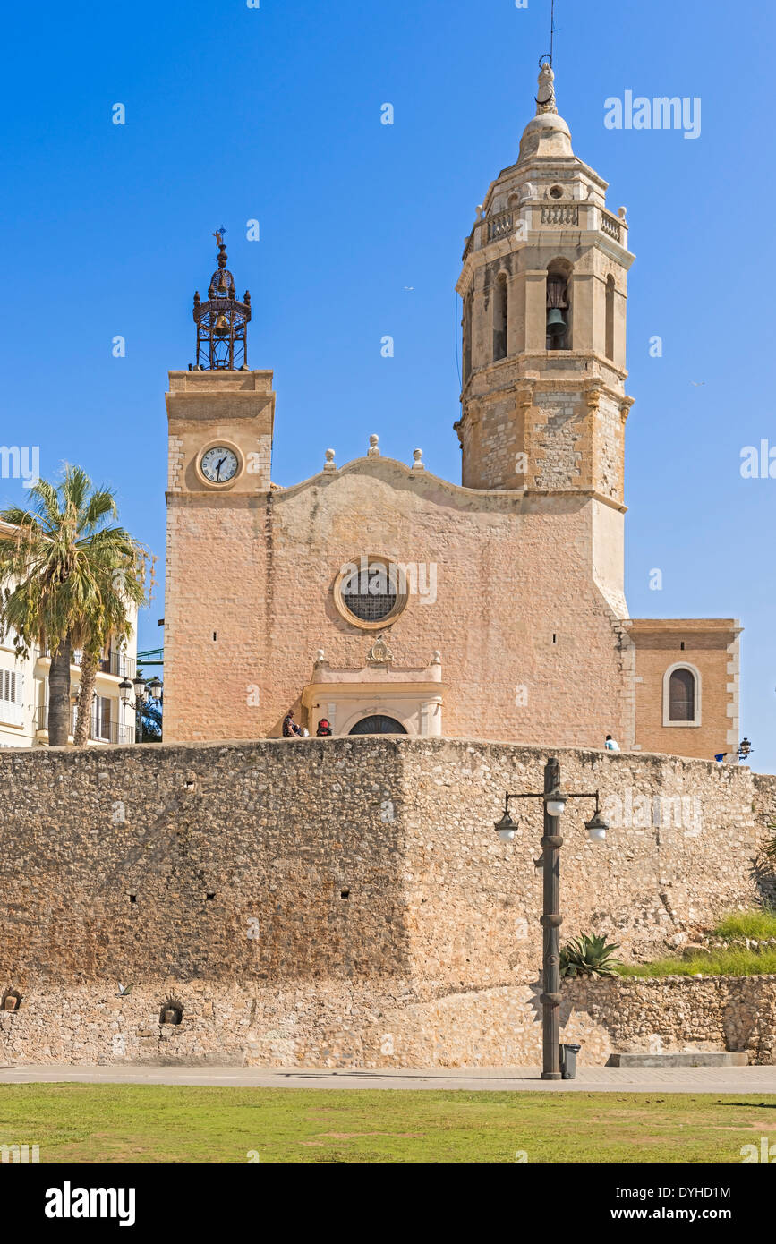 Sitges, Spagna, Església de Sant Bartomeu mi Santa Tecla chiesa risale al XVII secolo Foto Stock