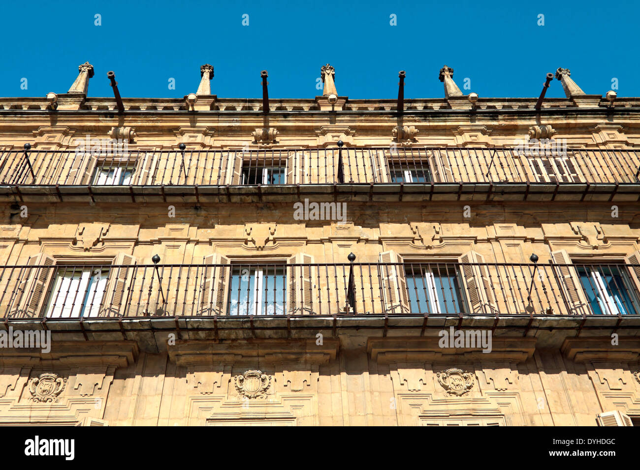 Salamanca, Castilla y León, Spagna: Close-up del Municipio su Plaza Mayor, costruita in stile barocco del XVIII secolo. Foto Stock