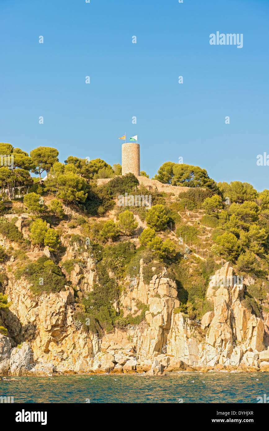 Tossa de Mar, Spagna - 13 ottobre: luogo turistico e il famoso castello medievale in Tossa de Mar a Costa Brava coa in Catalogna, Spa Foto Stock