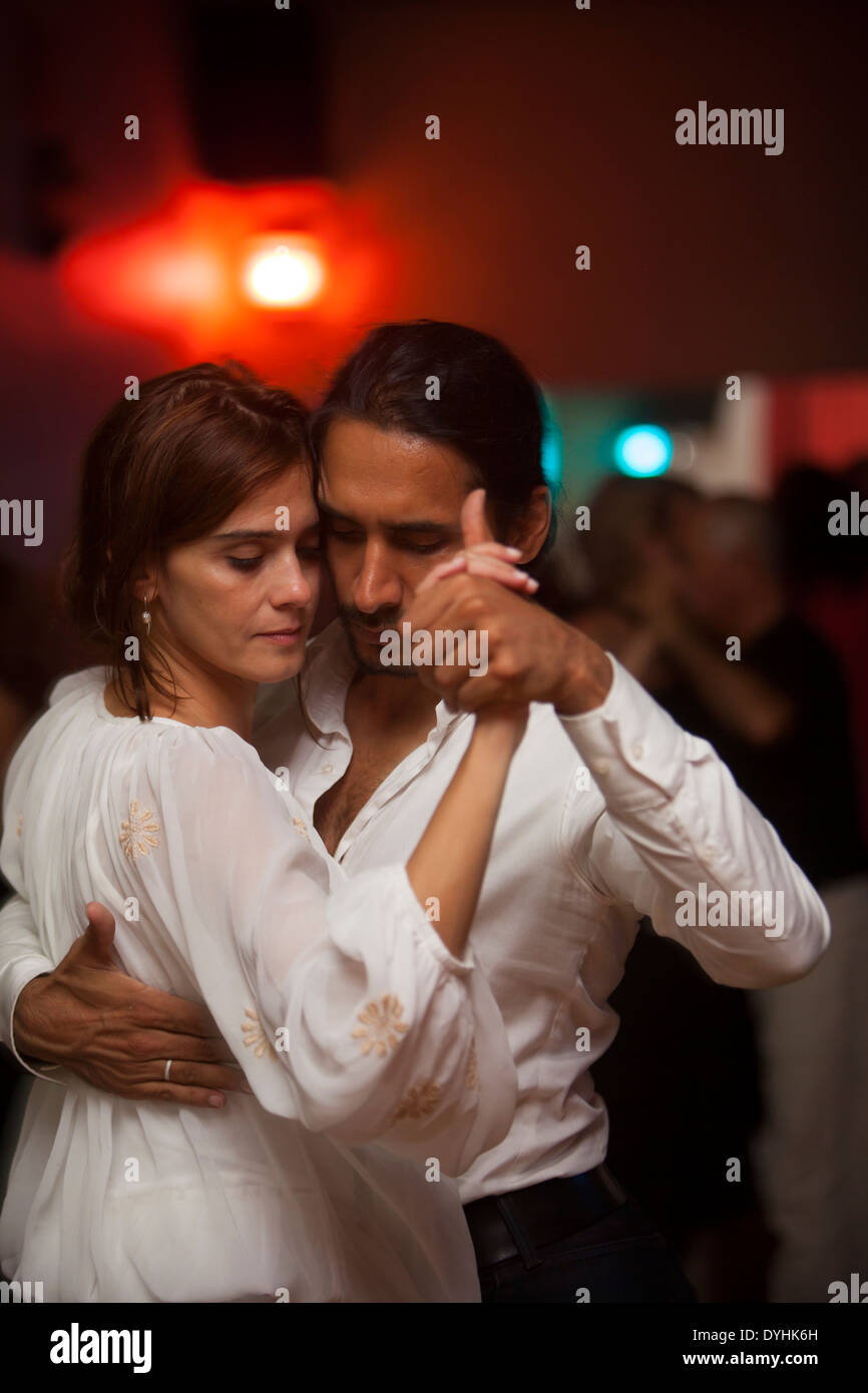 Giovane ballare il tango. Foto Stock