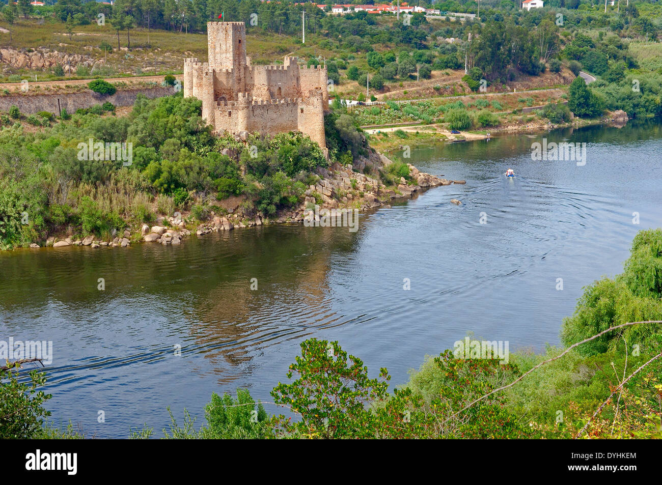 Almourol, castello dei templari e il fiume Tago, Ribatejo Distretto , vicino a Tomar, Portogallo Europa Foto Stock