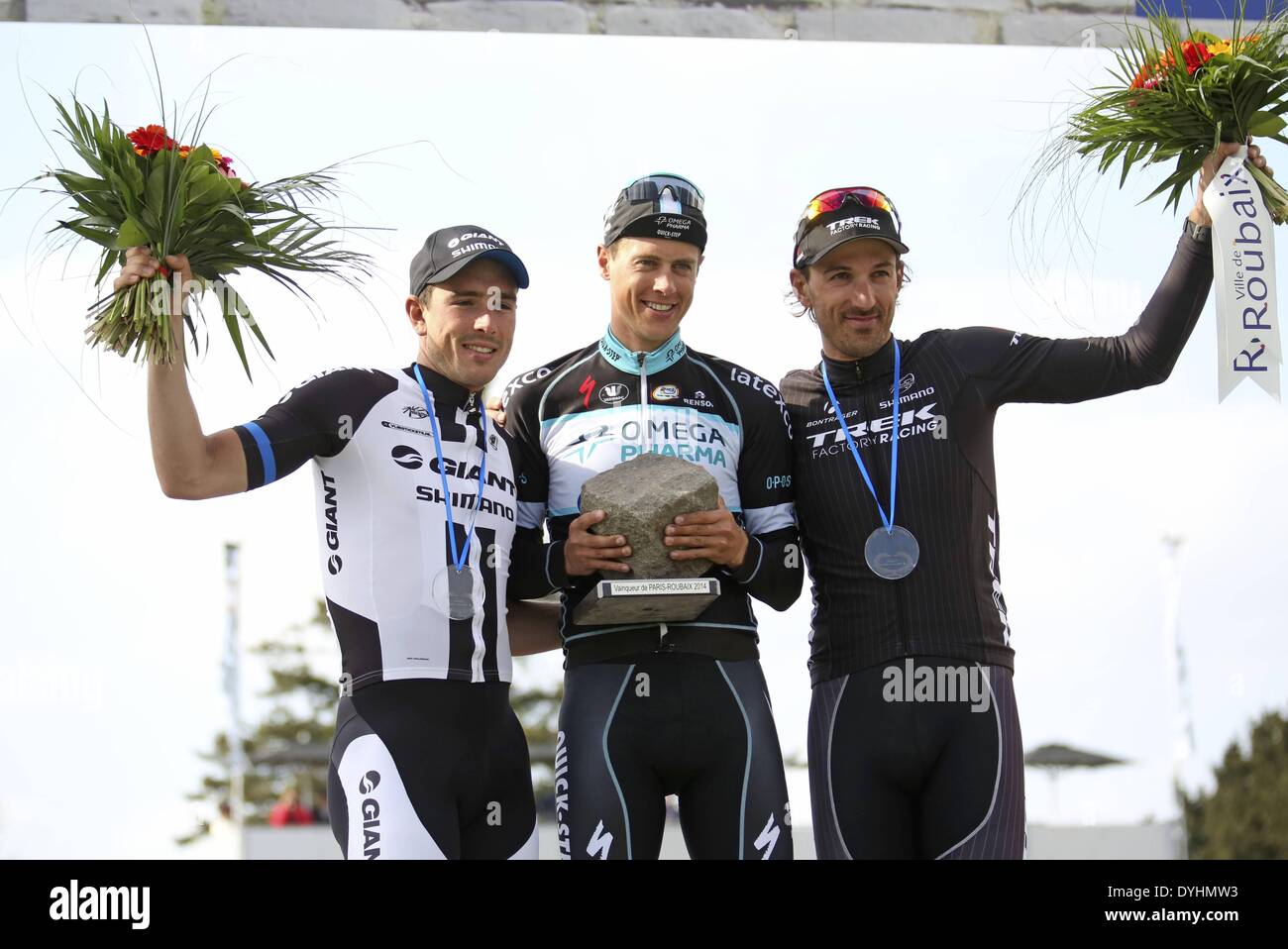 13.04.2014. Da Parigi a Roubaix, Francia. La parigi a Roubaix corsa in bicicletta. Secondo posto John Degen Kolb ger Giant Shimano, vincitore Niki TERPSTRA NED Omega Pharma Quick Step e terzi Fabian Cancellara SUI Trek Foto Stock