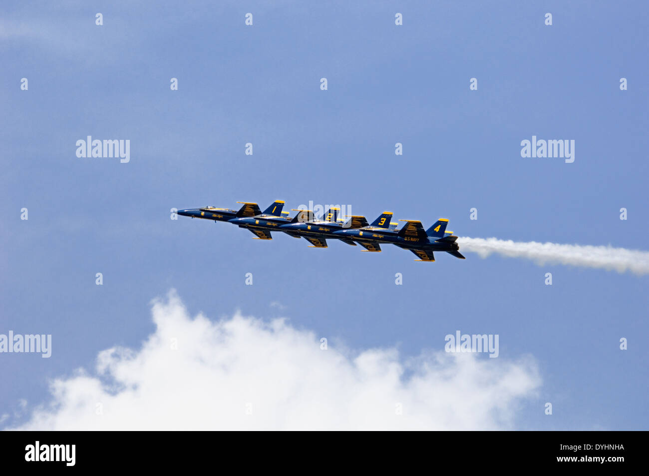 Blue Angels F/A-18 jet da combattimento della Pratica per Thunder su Louisville Louisville, nel Kentucky Foto Stock