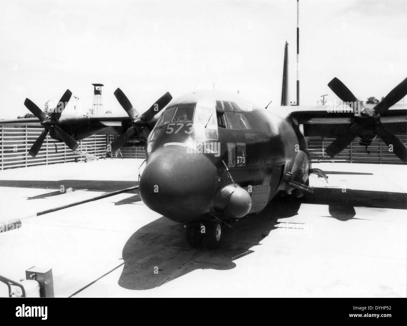 La Lockheed AC-130A, con la coda numero 55-0469, fu gestita dal 16th Special Operations Squadron (SOS) a Ubon RTAFB nel 1970, fornendo supporto aereo ravvicinato durante la guerra del Vietnam. Foto Stock