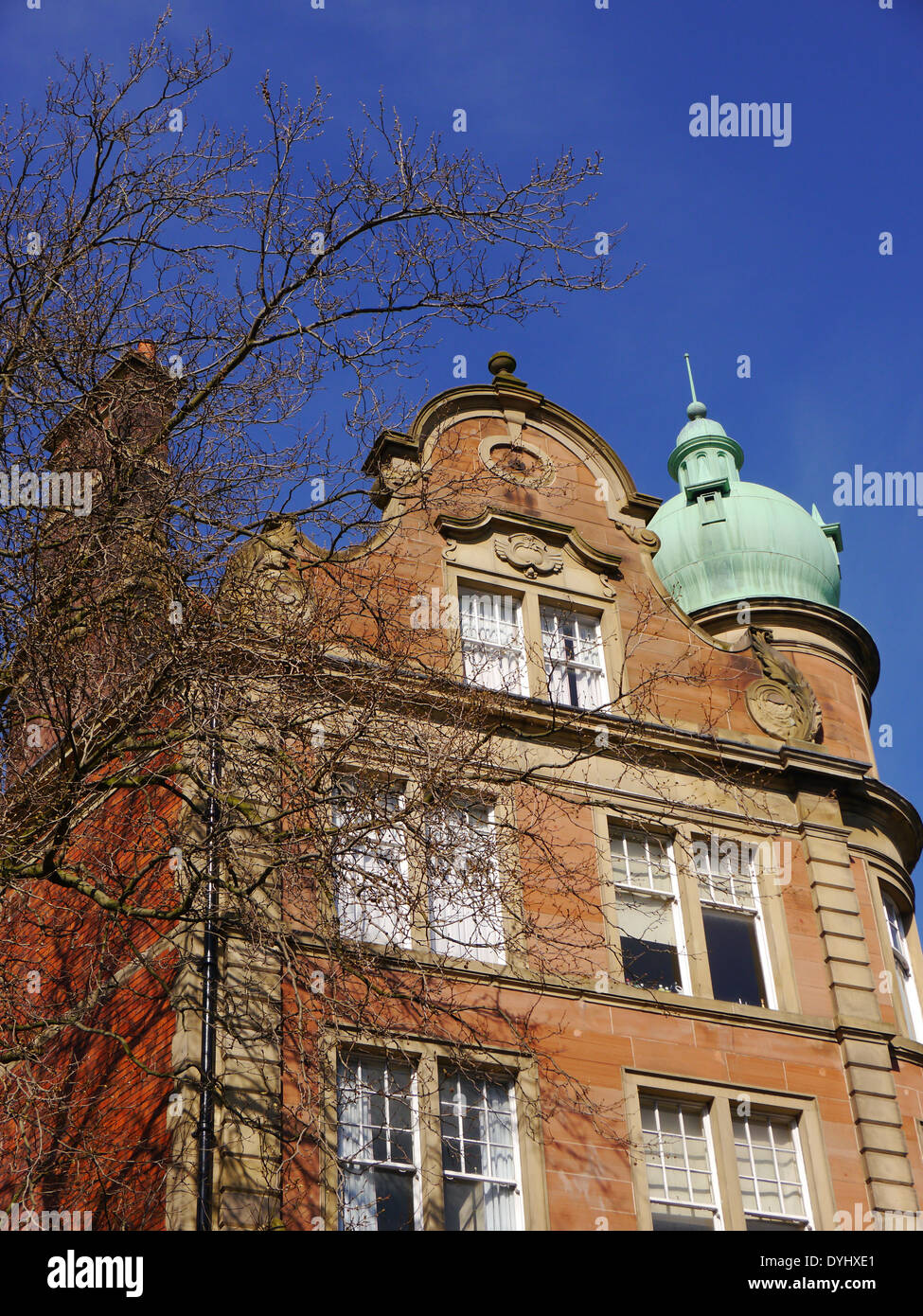 Architettura / le caratteristiche architettoniche di un edificio per uffici nella città di Newcastle upon Tyne, England, Regno Unito Foto Stock