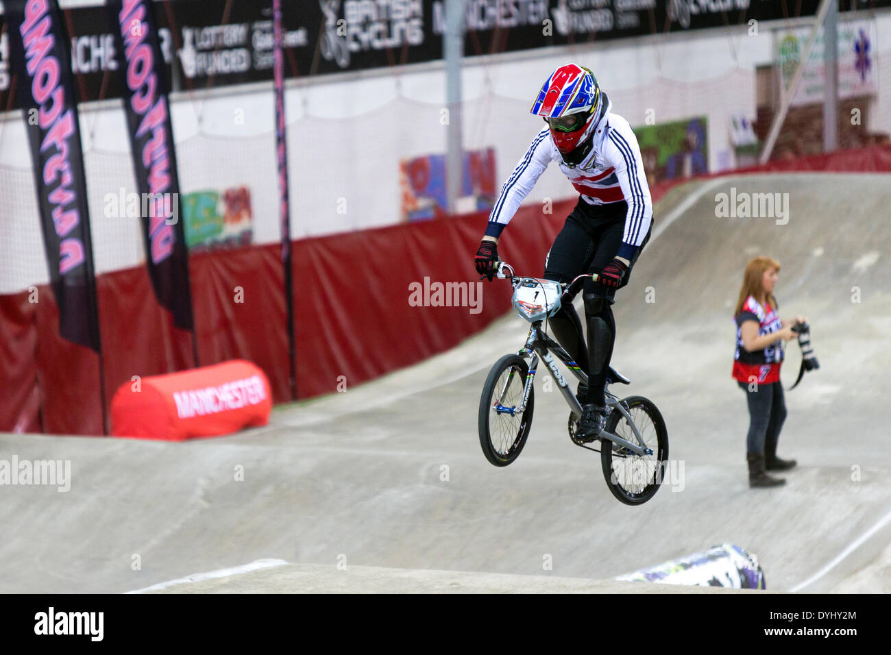 Manchester, Regno Unito. Il 18 aprile 2014. Liam PHILLIPS 1 Elite Uomo tempo finale di prova UCI BMX Supercross World Cup Manchester nazionale del Centro di ciclismo Inghilterra, UK Credit: Simon Balson/Alamy Live News Foto Stock