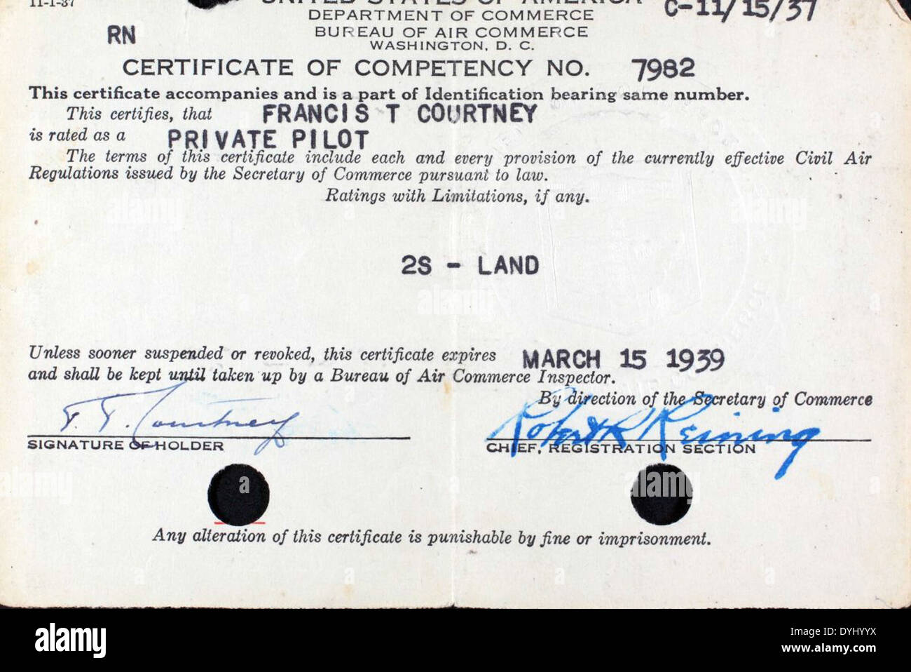 Questa foto, identificata come "Courtney 000005", fa parte di una collezione storica. Cattura un momento importante nella storia dell'aviazione o militare, contribuendo alla comprensione dell'aviazione durante il suo tempo. Foto Stock