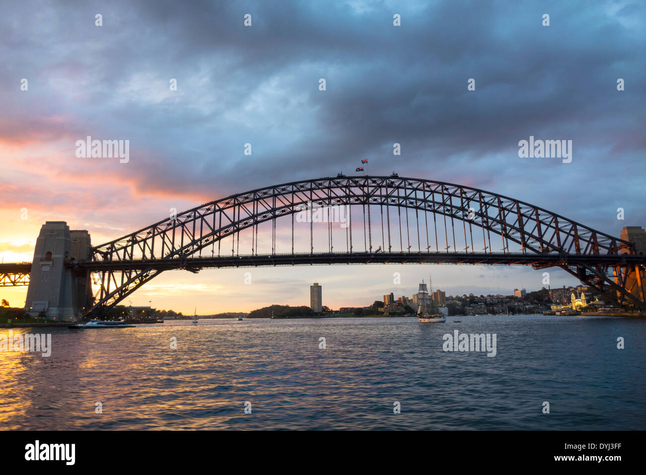 Sydney Australia, Sydney Harbour Bridge, porto, fiume Parramatta, acqua, tramonto, AU140307132 Foto Stock