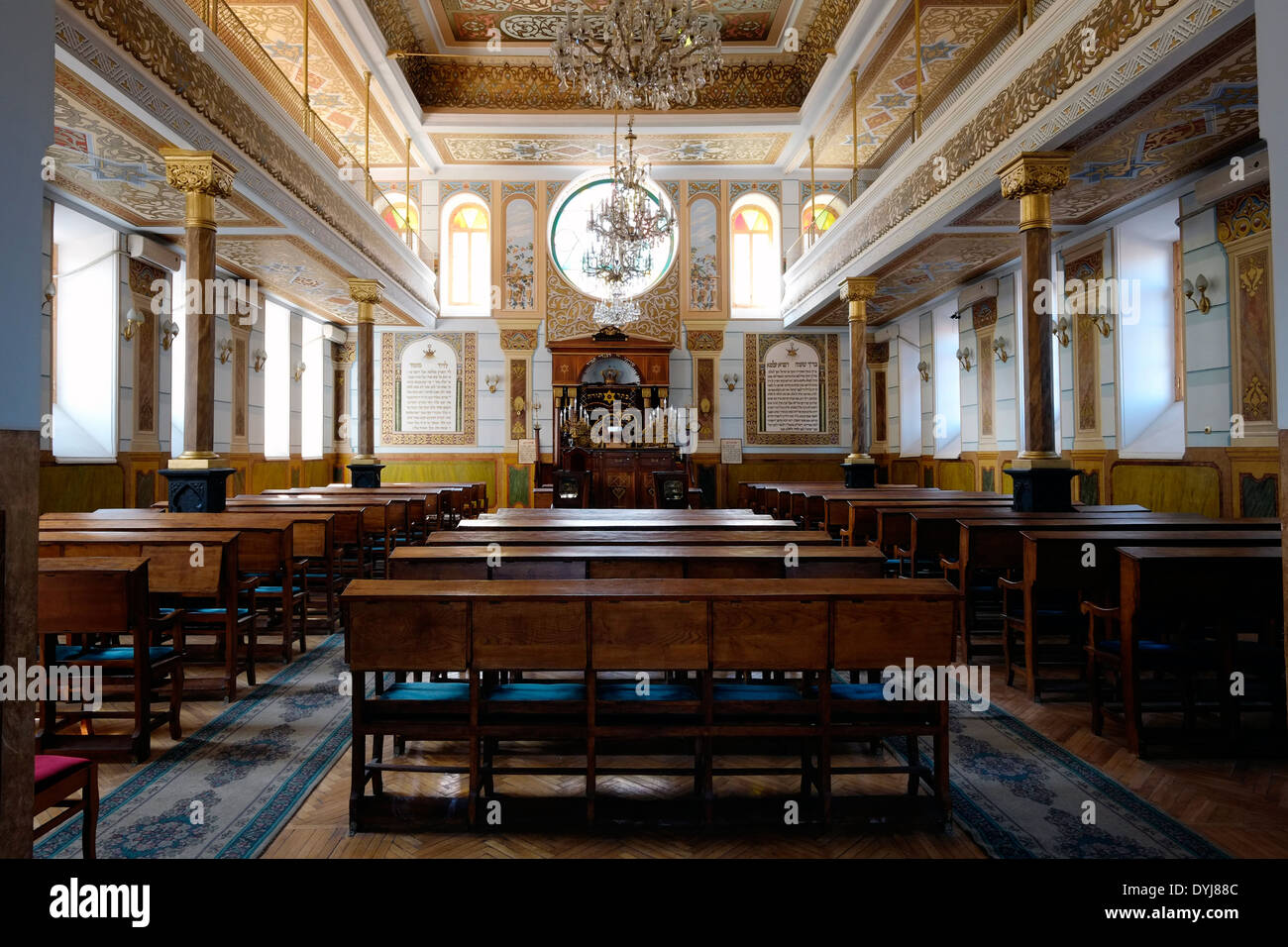 Interno della Grande Sinagoga ebraica costruita dal 1895 al 1903 in uno stile eclettico di Georgian ebrei di Akhaltsikhe che hanno migrato a Tbilisi nel tardo XIX secolo, quindi la sinagoga è anche chiamato "sinagoga del popolo di Akhaltsikhe" a Tbilisi Repubblica di Georgia Foto Stock