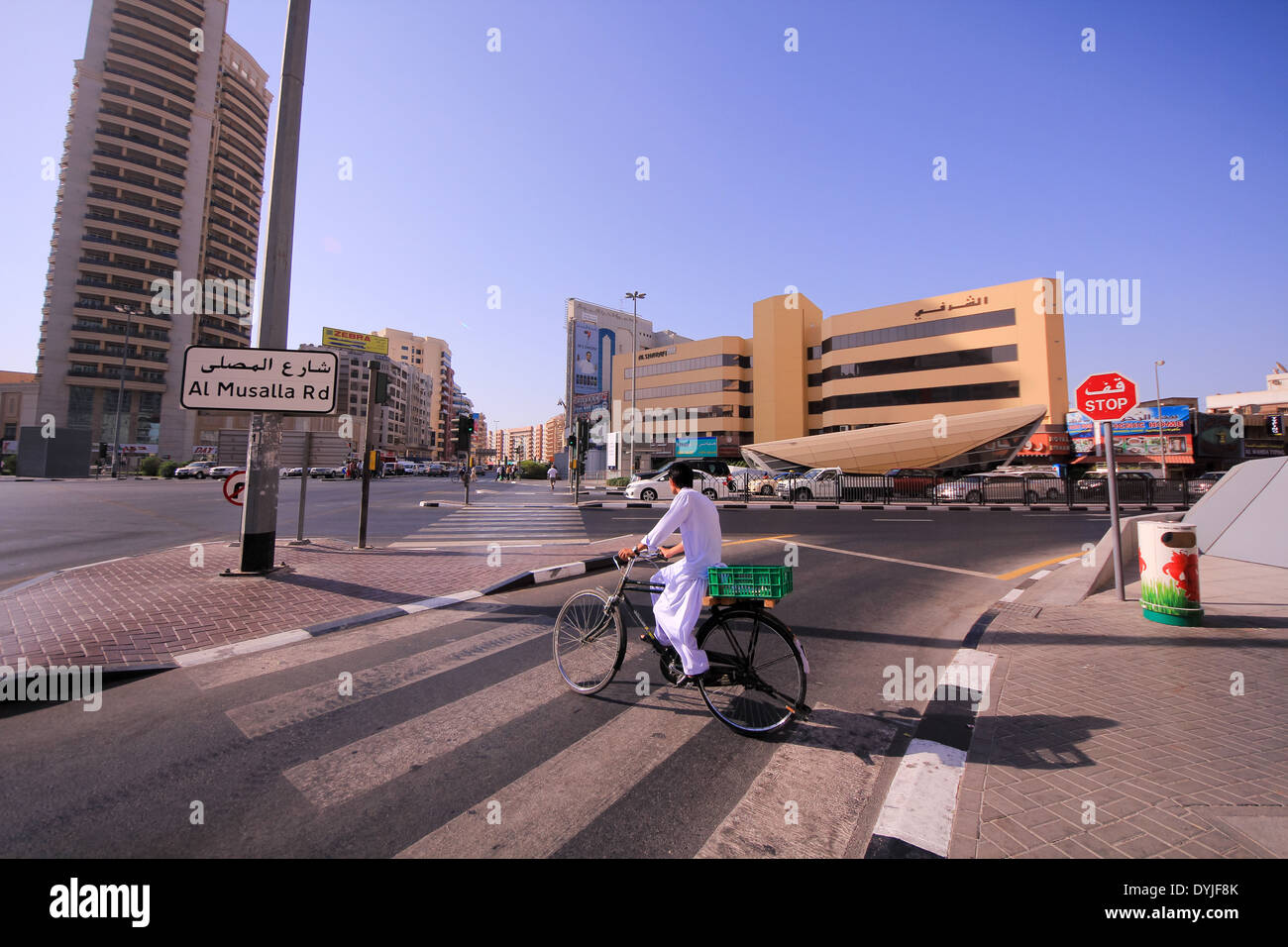 Al Musalla Road a Bur Dubai Downtown. Dubai, EAU. Finanza Foto Stock