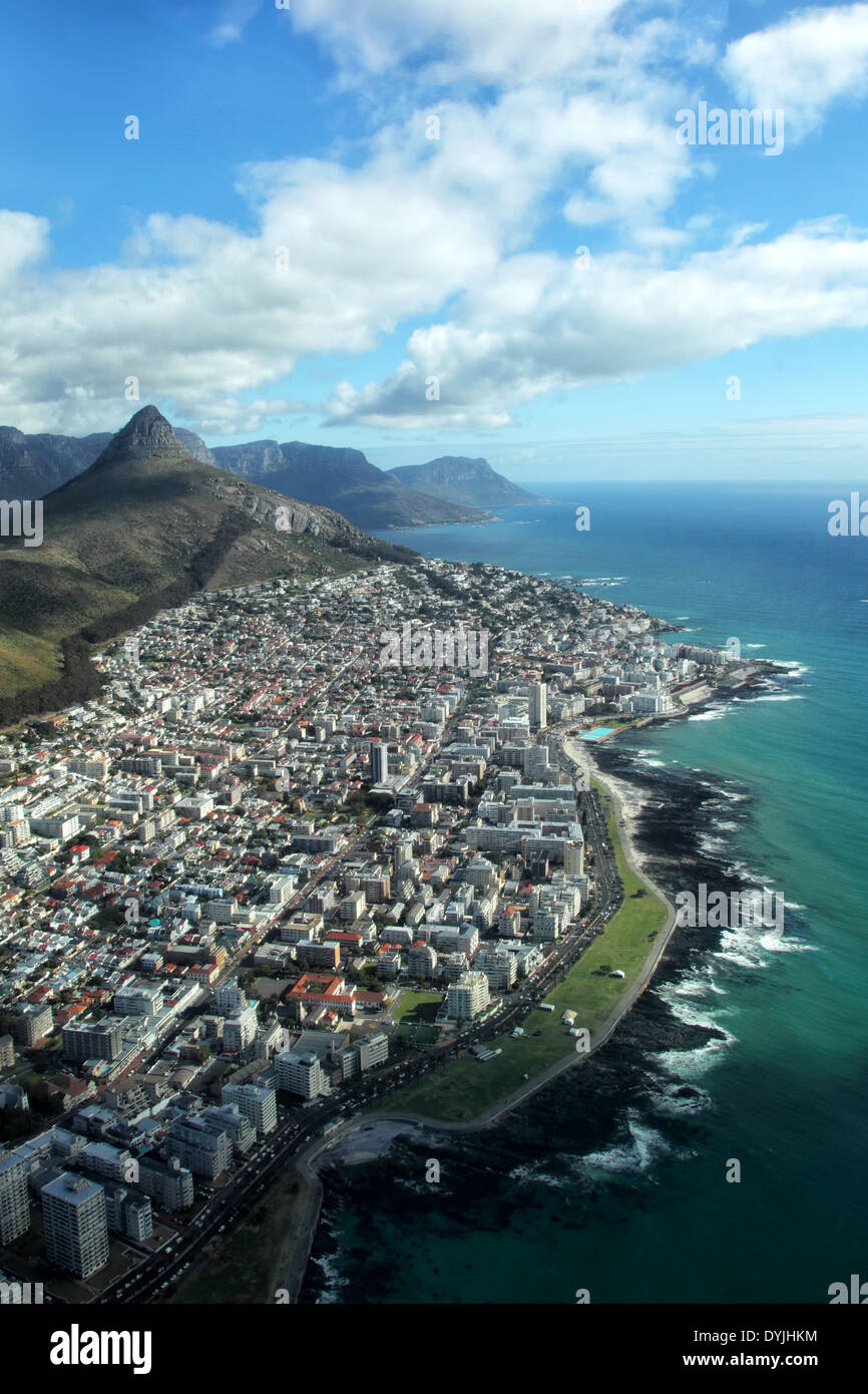 Vista aerea della testa di leone e Seapoint, un sobborgo di Cape Town, Sud Africa. Foto Stock