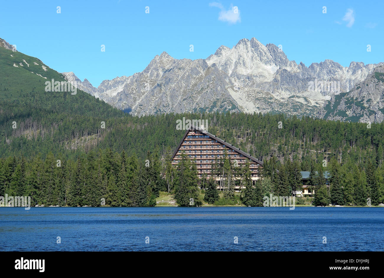 L'hotel il villaggio di Strbske Pleso negli Alti Tatra, Slovacchia Foto Stock