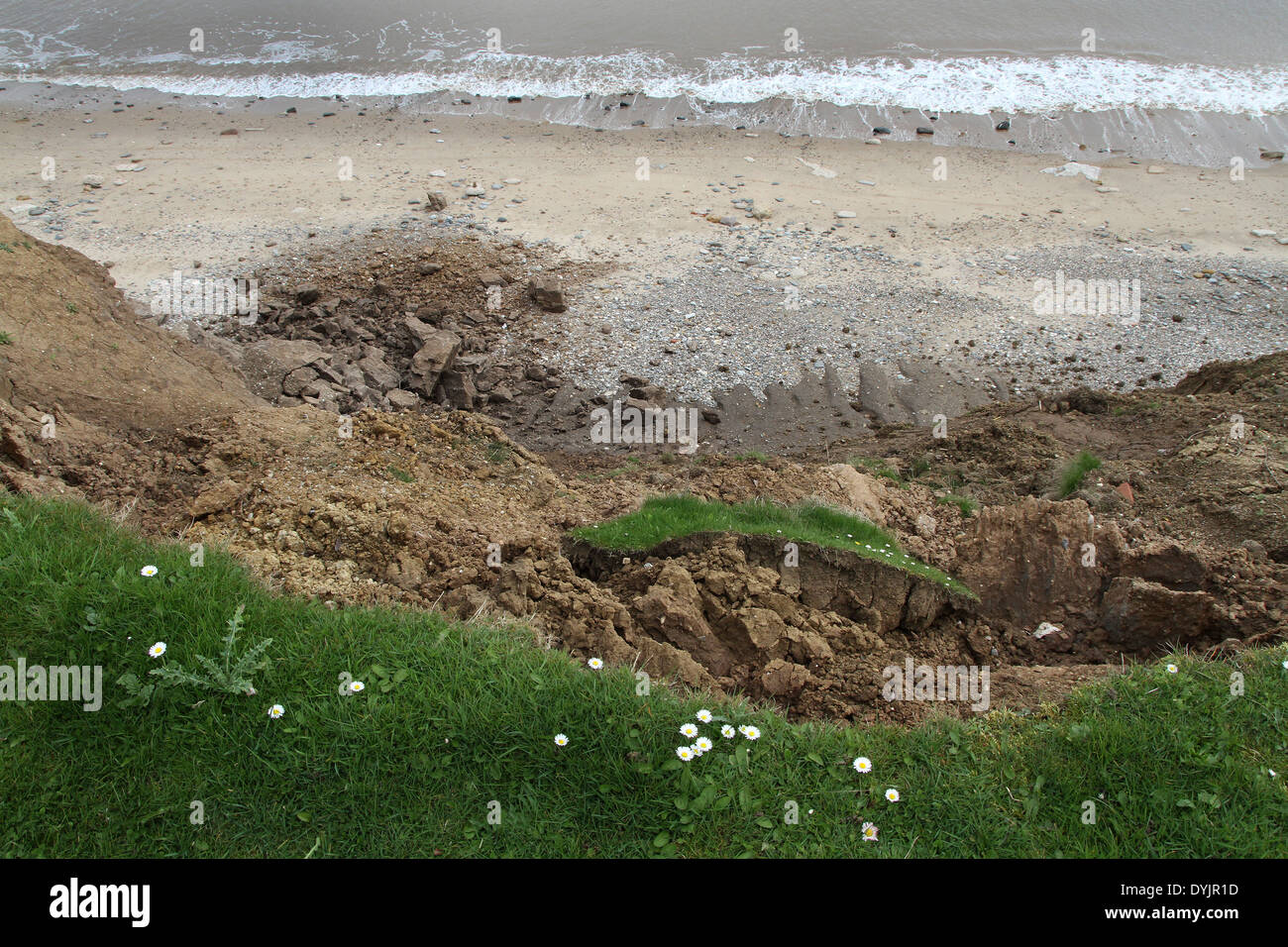 Erosione delle scogliere di argilla su East Yorkshire costa. Foto Stock