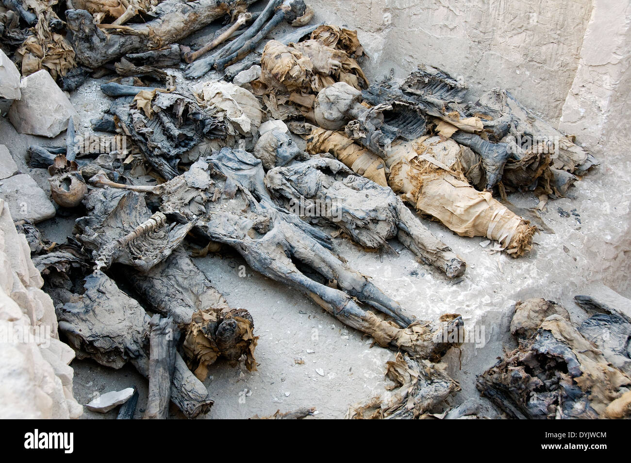 Luxor West Bank, mummie da una tomba. Foto Stock