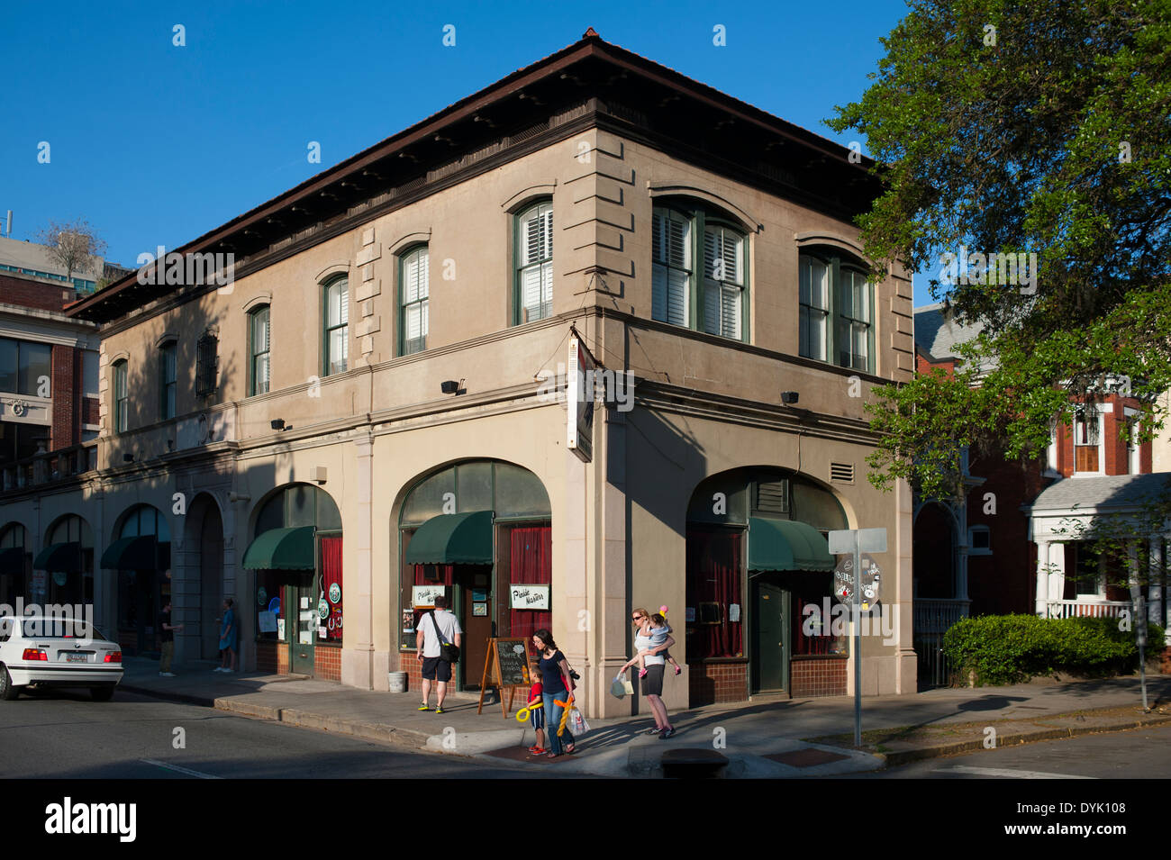 USA la Georgia GA Savannah - Pinkie Masters bar - old stabilito piccolo pub nel centro storico sono della città Foto Stock