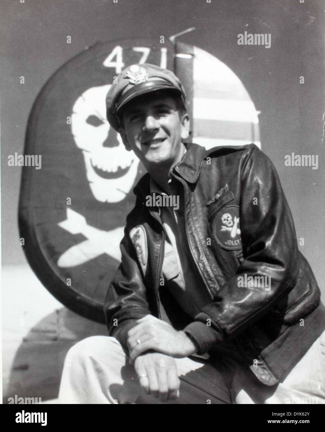 Il capitano Manville Heisel fu una figura di spicco nel 90th Bomb Group durante la seconda guerra mondiale. Prestò servizio con il B-24 Jolly Rogers, operante nel Pacifico meridionale. Il 90th Bomb Group era noto per le sue missioni di bombardamento strategico durante la guerra. Foto Stock