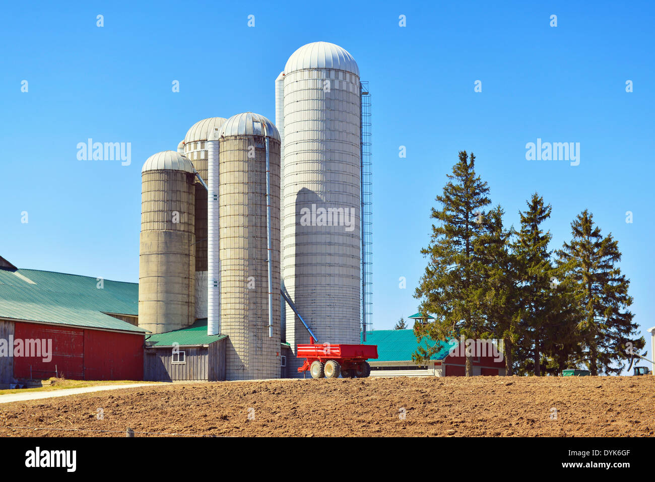 In Ontario, Canada, silos in agriturismo a San Jacobs Village Foto Stock
