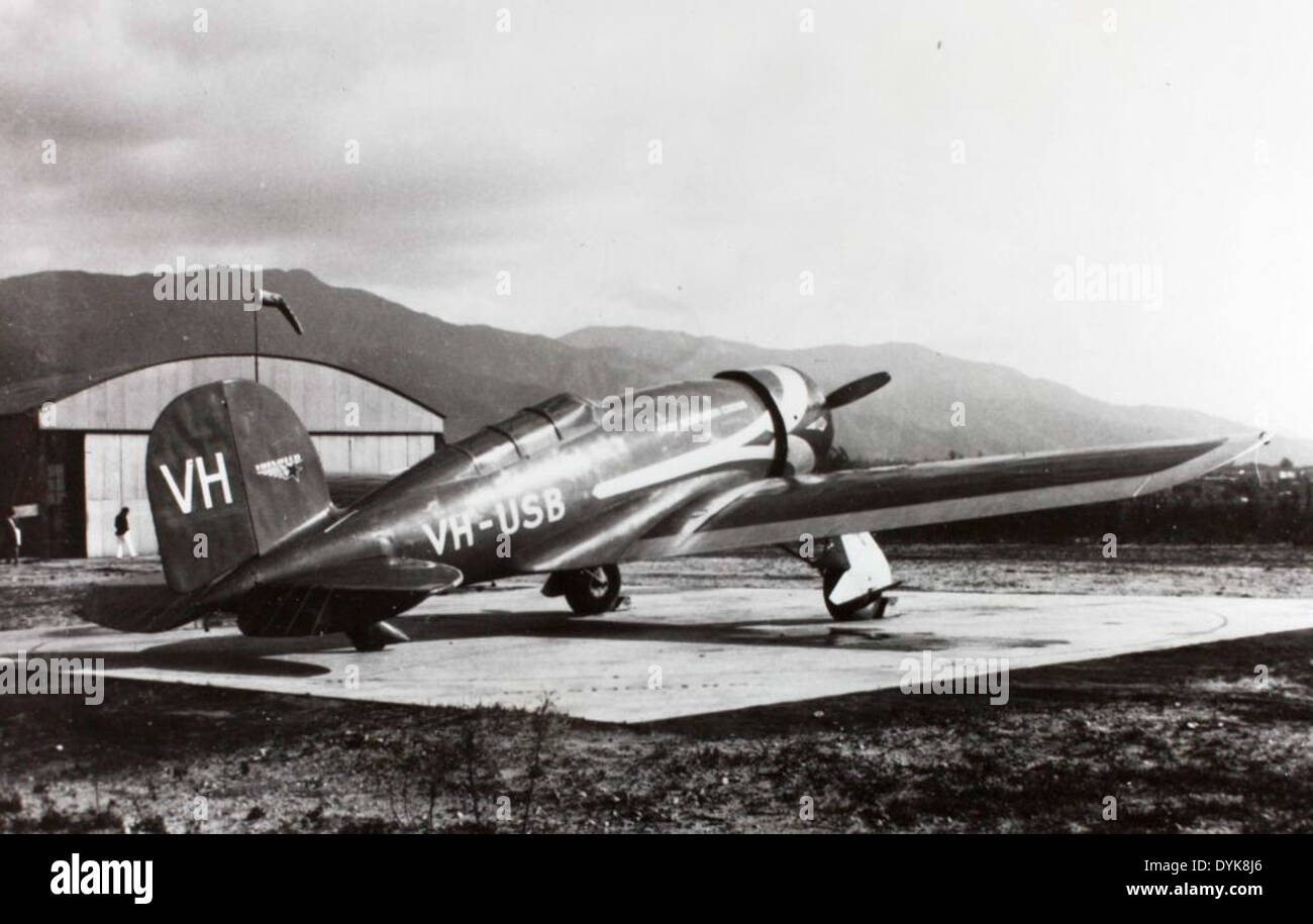 Questa immagine mostra il Lockheed Altair 8D, una variante speciale del Lockheed 8A Sirius, notevole per il suo ruolo nei voli a lunga distanza. Era alimentato da un motore radiale Pratt & Whitney R-1340 Wasp ed era utilizzato per la prima aviazione commerciale e privata. L'aereo è anche conosciuto per le varianti Lady Southern Cross e Sirius 8D. Foto Stock