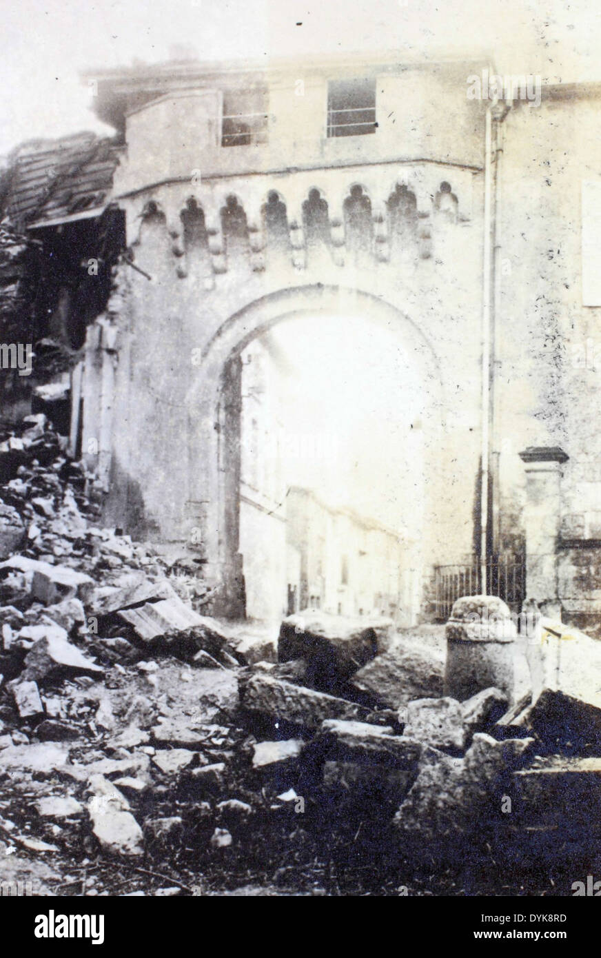 La collezione Hill 00038 contiene fotografie scattate da Charles Hill durante la prima guerra mondiale Hill, un fotografo amatoriale, documentò il suo periodo di servizio in Francia durante il conflitto. La collezione offre immagini rare e di prima mano di soldati e vita militare, dando uno sguardo unico alla vita in prima linea durante una delle guerre più significative della storia. Foto Stock