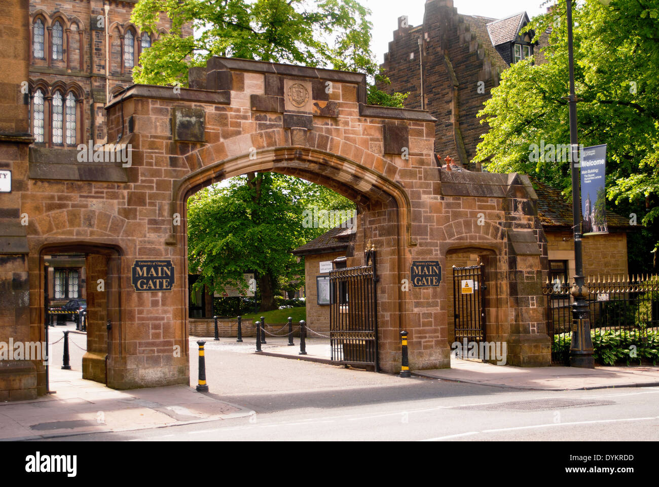 Cancello principale dell'Università di Glasgow Foto Stock