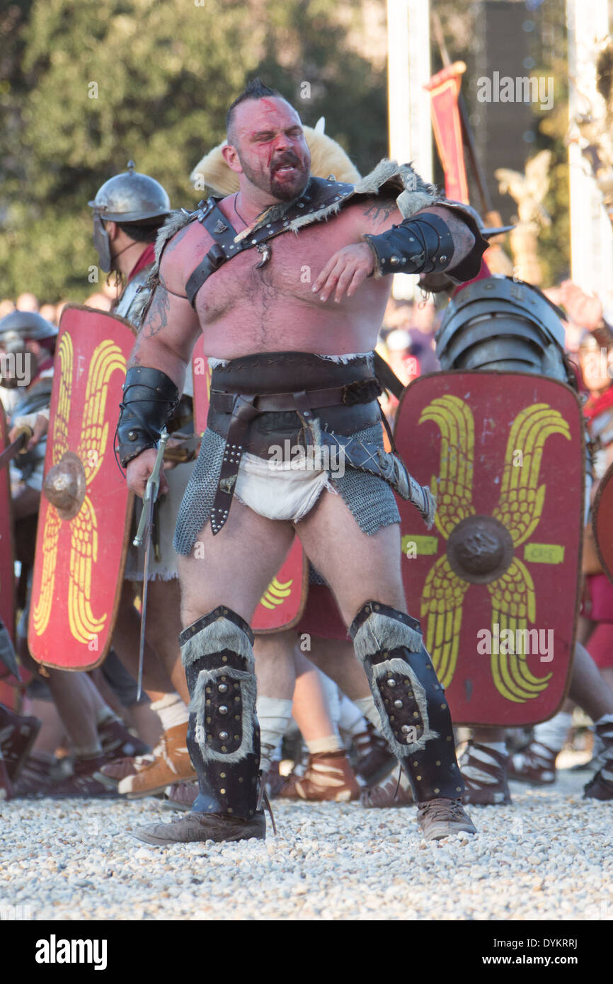 Gladiator a "Natale di Roma" rievocazione storica della fondazione di Roma in occasione del 2767 anniversario Foto Stock
