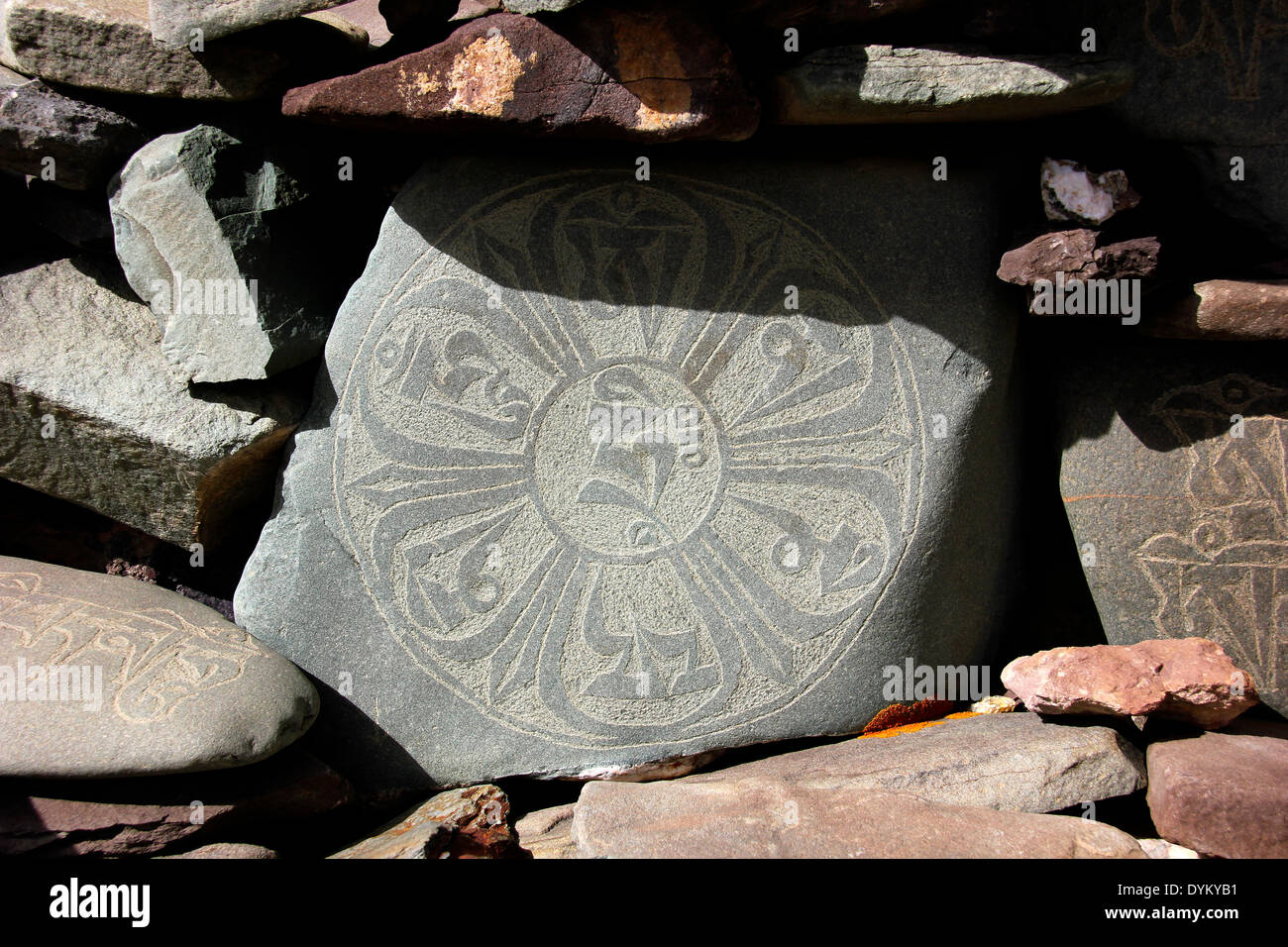 Mandala su una pietra Foto Stock