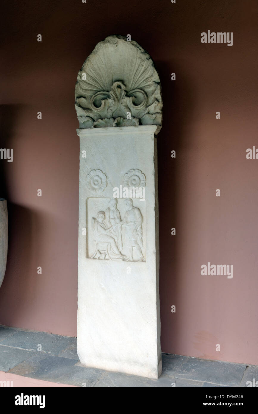 La stele Euphrosyne Bion Street tombe date dalla prima metà del IV secolo A.C. museo Kerameikos Atene Foto Stock