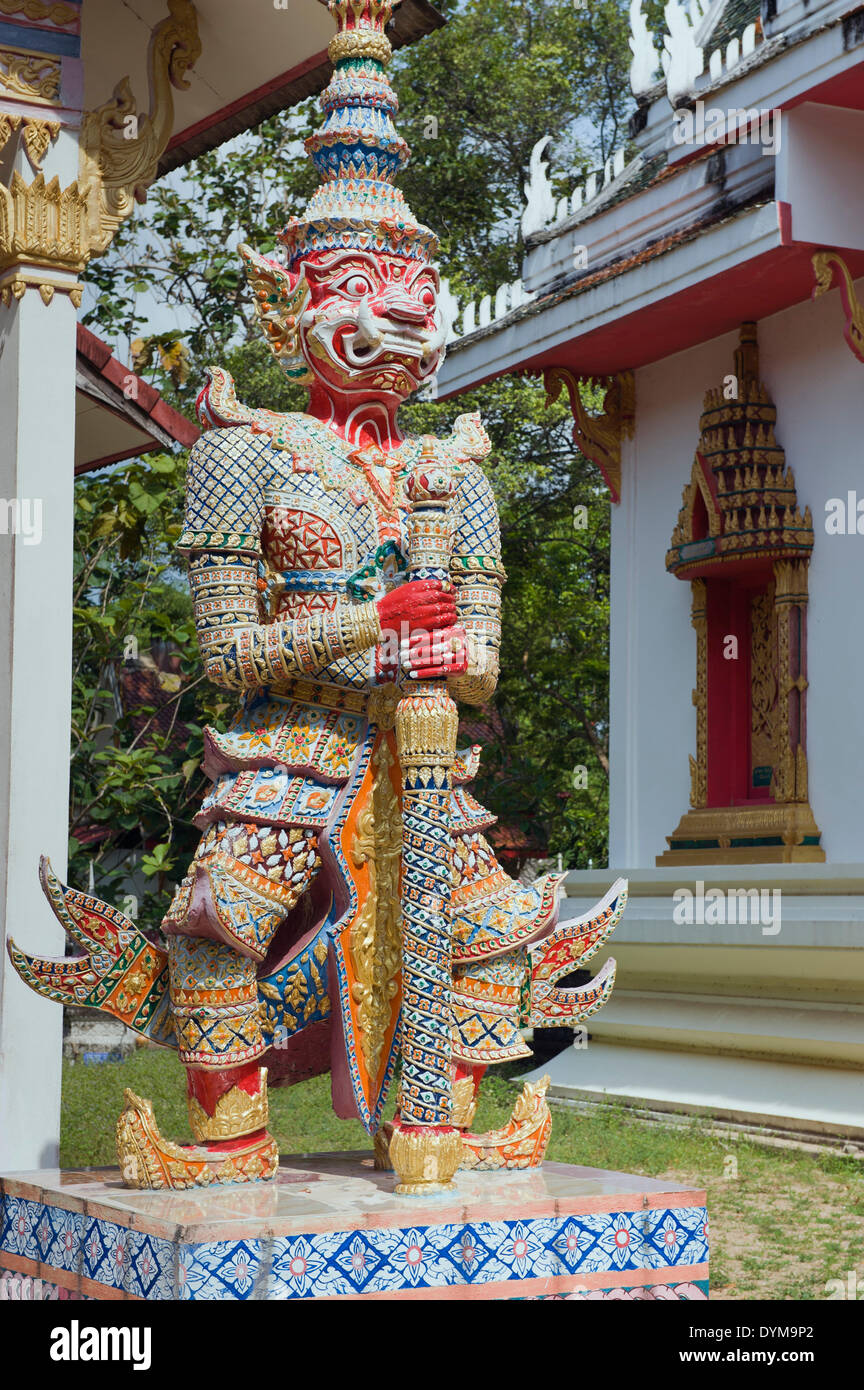 Custode del tempio di Wat Samret tempio, Ko Samui, Surat Thani provincia, Thailandia Foto Stock
