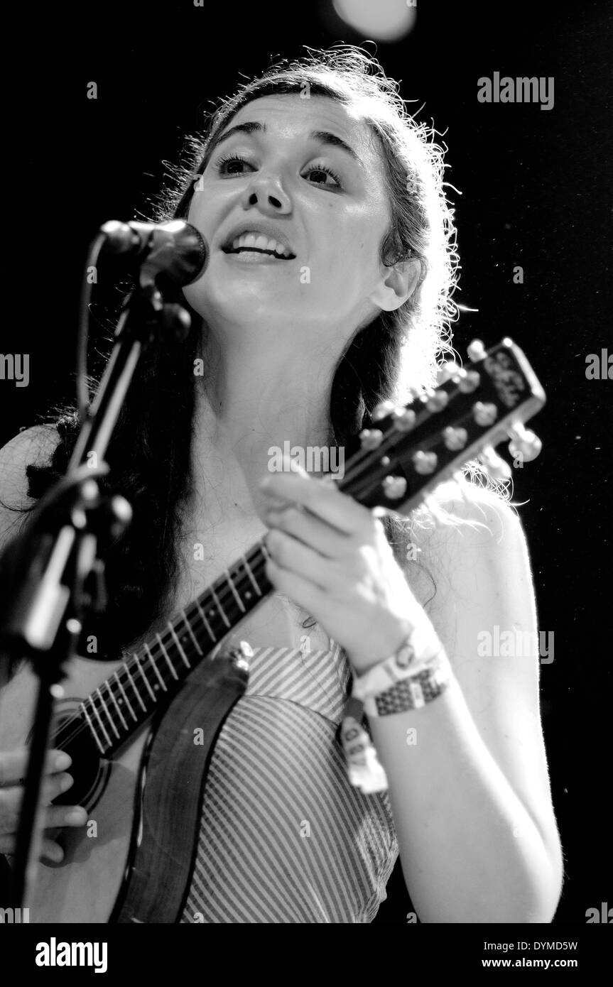 BENICASSIM, Spagna - 12 Luglio: Lisa Hannigan, irlandese cantante, compositore e musicista, esegue a FIB. Foto Stock