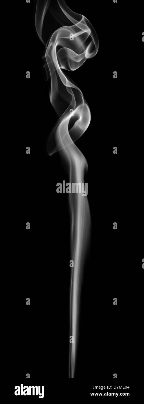 Fumo astratto isolato su sfondo nero Foto Stock