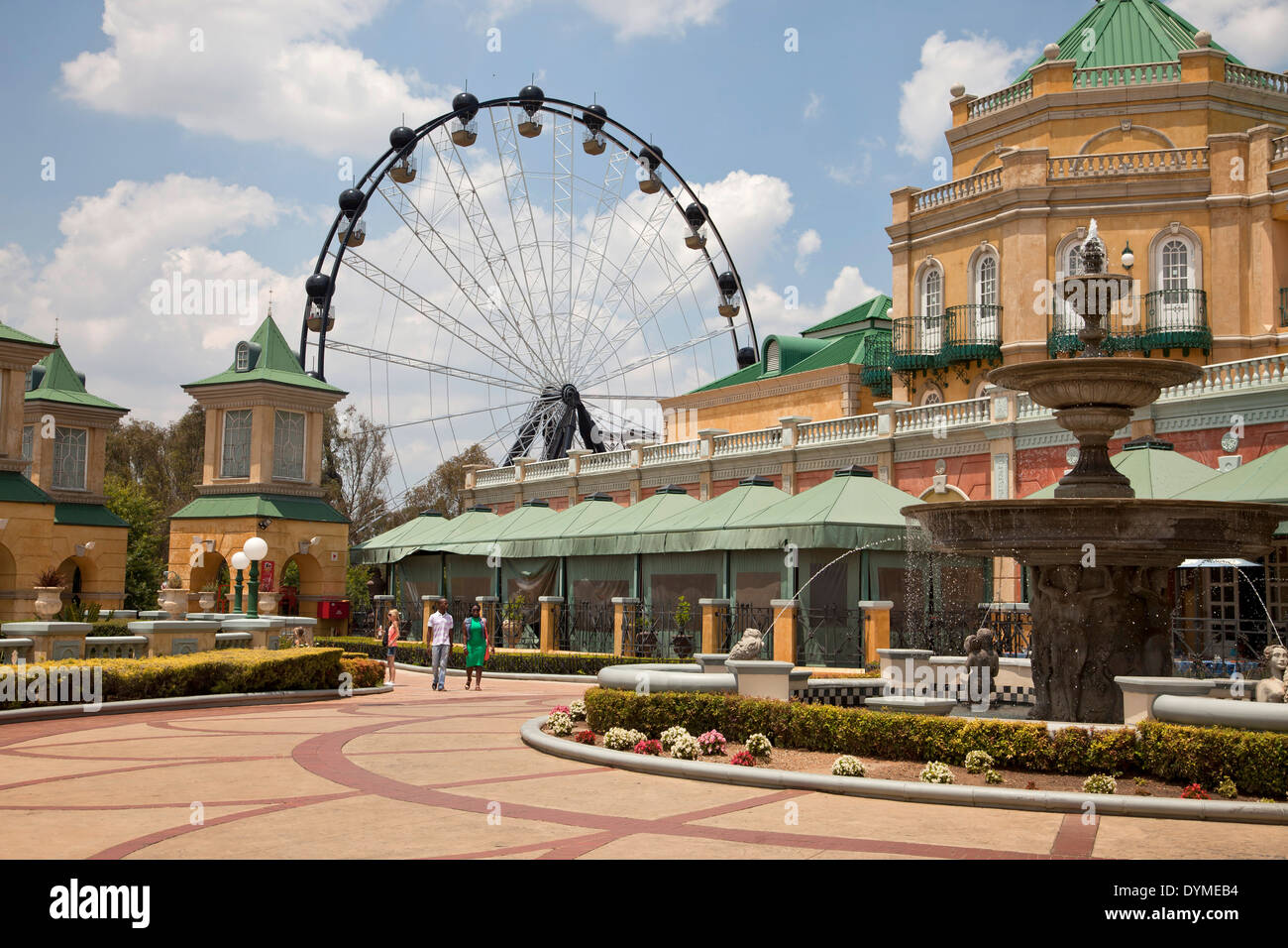 Ferries Wheel e Gold Reef City Casino e Hotel a Johannesburg Gauteng, Sud Africa e Africa Foto Stock