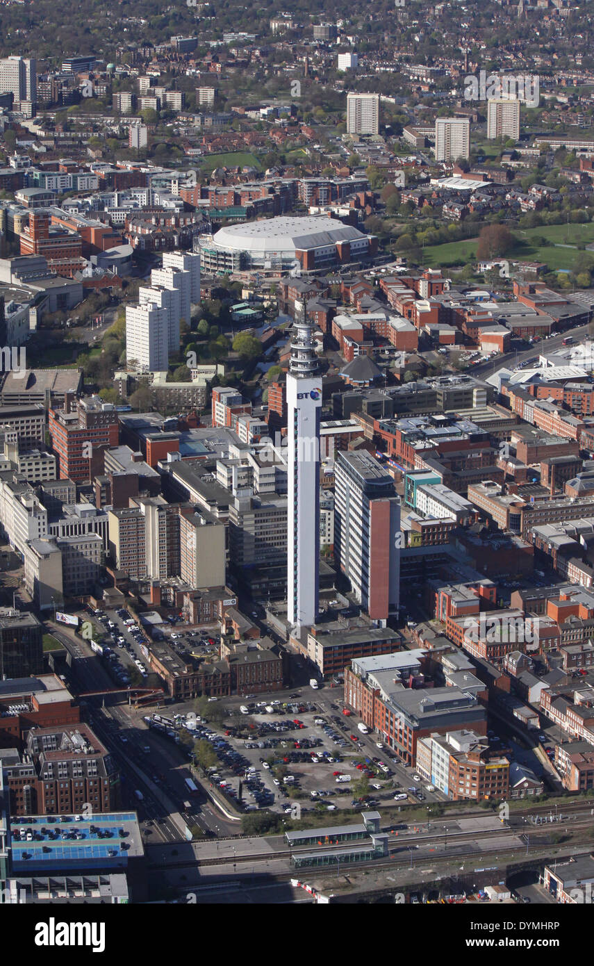 Vista aerea della BT Tower con l'Arena Birmingham e il centro della città sullo sfondo Foto Stock
