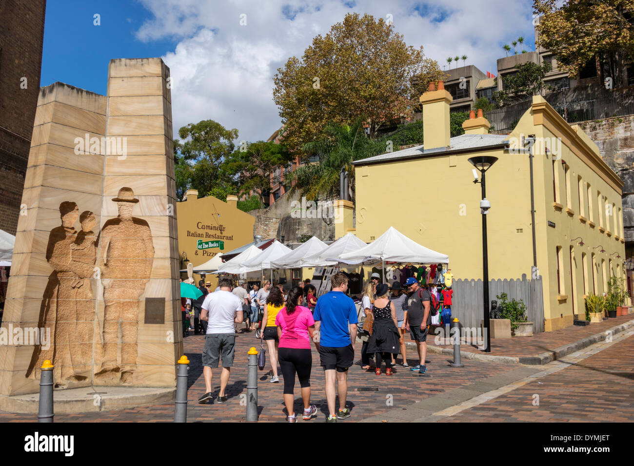 Sydney Australia,The Rocks Market,George Street,shopping shopper shopping shopping negozi mercati di mercato di vendita di mercato, negozi al dettaglio bus Foto Stock