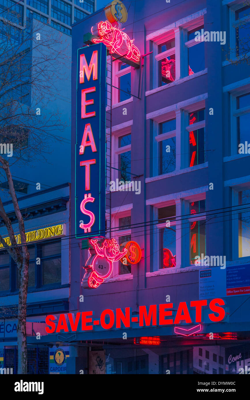 Iconico, Salvare su carni di maiale al neon segno, DTES, Downtown Eastside, Vancouver, British Columbia, Canada Foto Stock