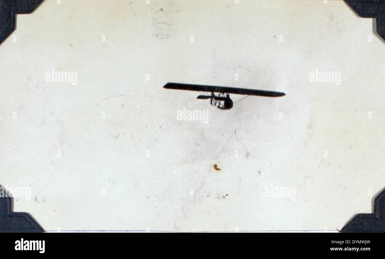 L'aereo AL 2 Rowell 00281 (130) è associato sia alla prima guerra mondiale che alla seconda guerra mondiale. L'aereo è stato utilizzato principalmente per planare e volare durante il suo servizio. Noto per il suo design innovativo e l'uso nelle operazioni militari durante questi due importanti conflitti globali, ha giocato un ruolo nel progresso delle tecniche di aviazione. Foto Stock