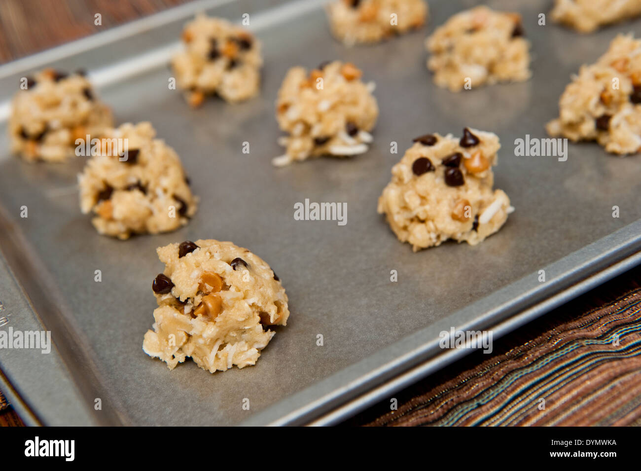 I cookie su una placca da forno pronto per andare in forno Foto Stock
