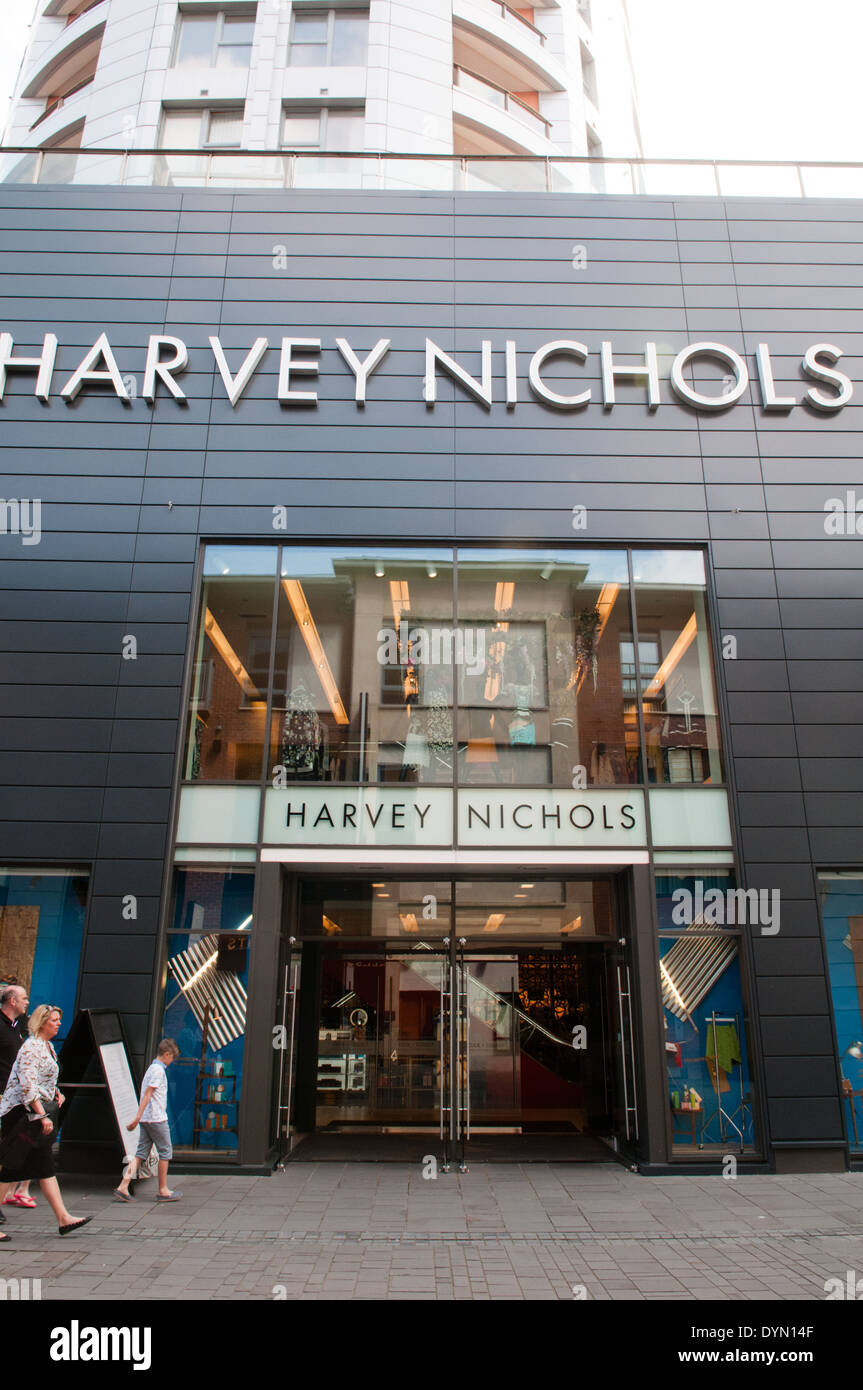 Sistemazione di Harvey Nichols archivio regionale nel Cabot Circus shopping lo sviluppo in Bristol, Inghilterra Foto Stock