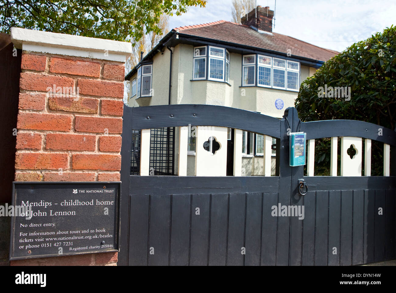 LIVERPOOL, Regno Unito - 16 APRILE 2014: l'infanzia a casa di John Lennon (251 Menlove Avenue) in Liverpool il 16 aprile 2014. Foto Stock