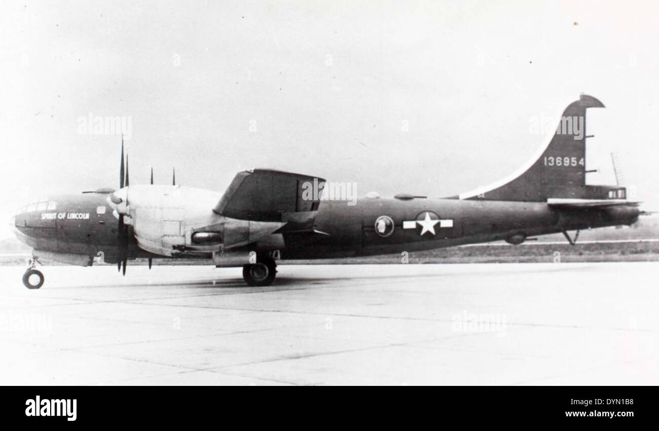 Il Boeing XB-39 era un prototipo di bombardiere pesante sviluppato durante la seconda guerra mondiale, Una modifica del B-17 Flying Fortress, dotato di motori turbogetto e destinato a migliorare le prestazioni e la portata. Tuttavia, l'XB-39 non fu mai prodotto in serie e il suo sviluppo terminò con la guerra. Foto Stock