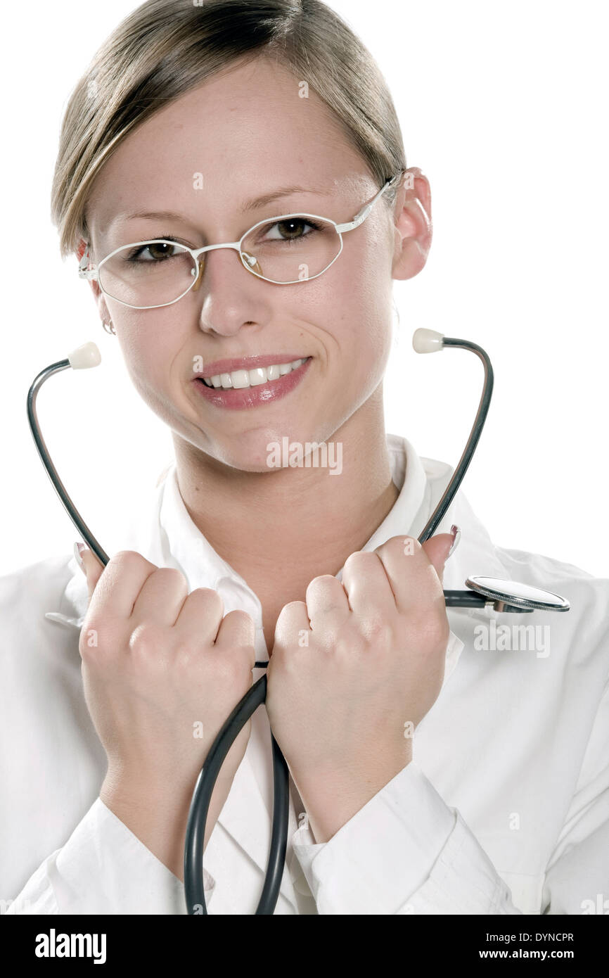 Medico di origine ispanica tenendo uno stetoscopio Foto Stock