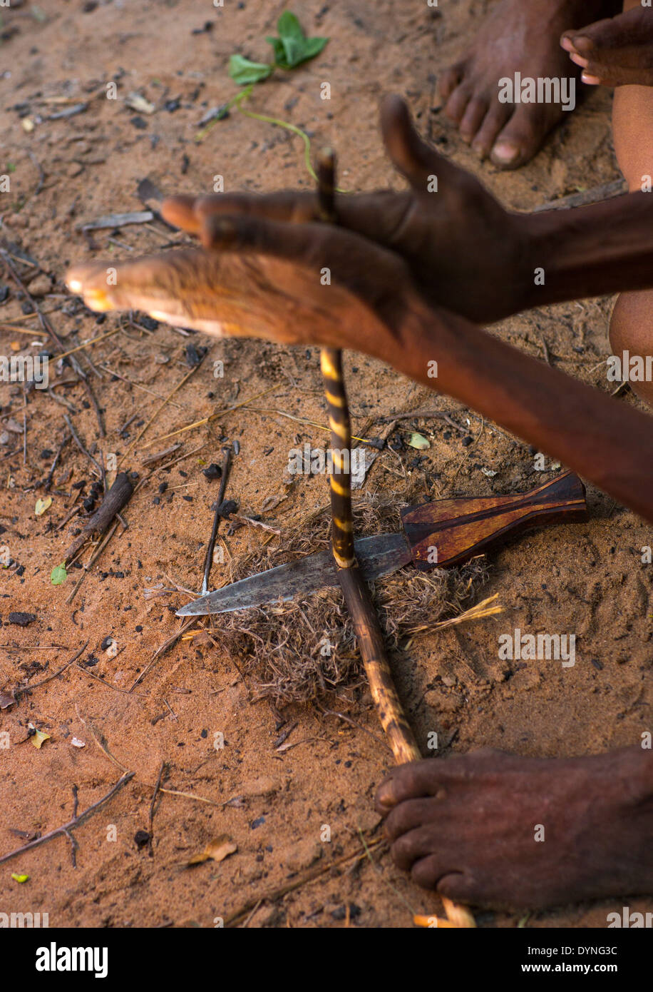 I Boscimani messa a fuoco, Tsumkwe, Namibia Foto Stock