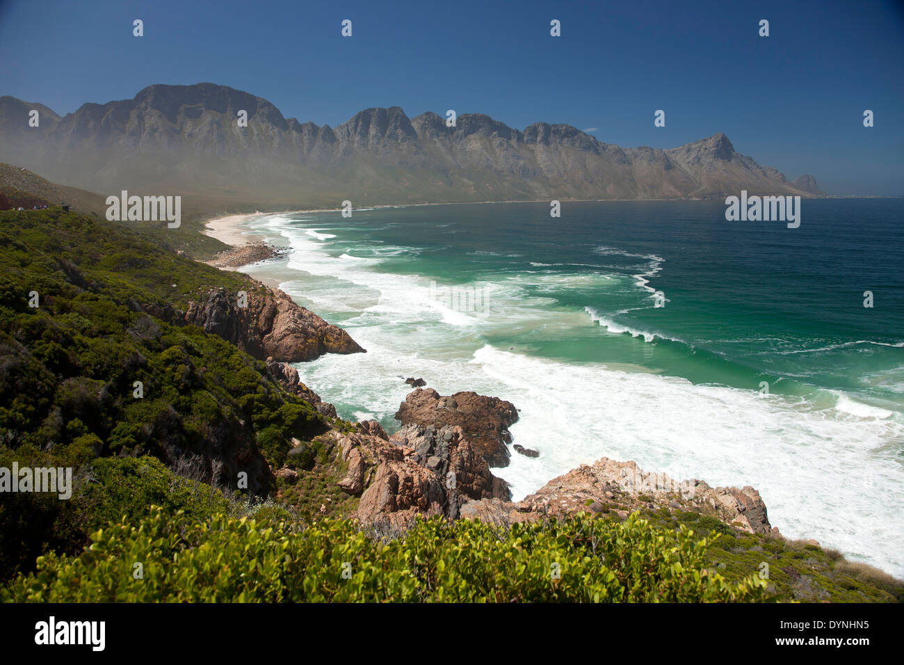 Vista sulla costa vicino a Kogel Bay, Falsebay, Western Cape, Sud Africa Foto Stock