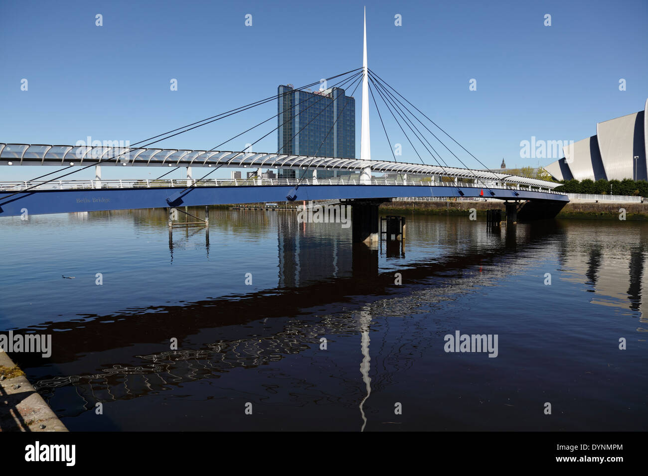 La Campana del ponte sul fiume Clyde a Glasgow, Scotland, Regno Unito Foto Stock